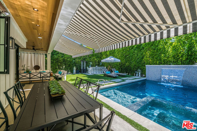 4365 Kraft Avenue, Studio City CA: https://media.crmls.org/mediaz/36e183f4-f6c3-48bf-945e-5016b488ddac.jpg