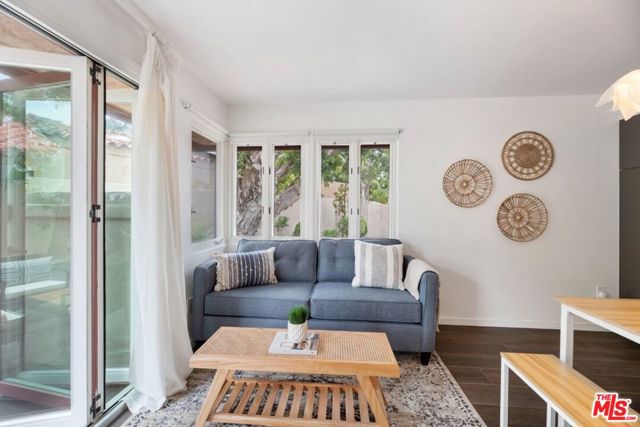 5916 Via Zurita, La Jolla CA: https://media.crmls.org/mediaz/36e18c6e-a917-4f9a-b47c-197ec6b6cda7.jpg