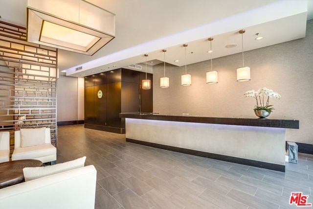 1100 S Hope Street, Los Angeles CA: https://media.crmls.org/mediaz/36e18d80-6118-47ce-b71e-408031f4a2ee.jpg