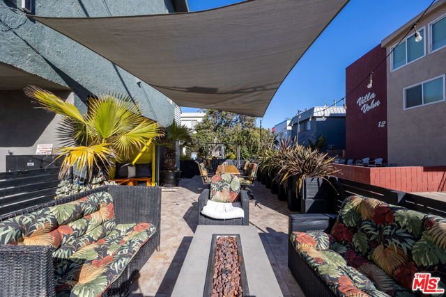 11 24th Avenue, Venice CA: https://media.crmls.org/mediaz/36e1cb7a-7f13-4f81-8344-d96f2c144800.jpg