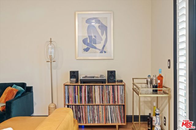 2222 N Beachwood Drive, Los Angeles CA: https://media.crmls.org/mediaz/36e24a32-5ca2-4a7e-b765-2d0e5c80585f.jpg