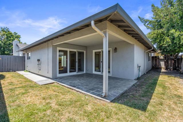 422 Shelley Way, Salinas CA: https://media.crmls.org/mediaz/36e41af2-d710-485f-afd8-936ed6f41add.jpg