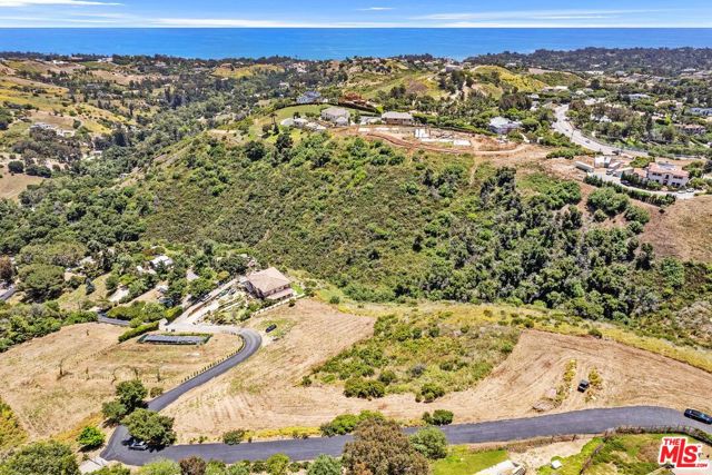 1 Via Acero Street, Malibu CA: https://media.crmls.org/mediaz/36e43157-ddb0-4023-8ece-38ad9526110e.jpg