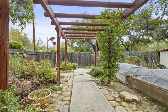 308 Topa Topa Drive, Ojai CA: https://media.crmls.org/mediaz/36e562d0-98bd-4faf-88ad-6199969150b0.jpg