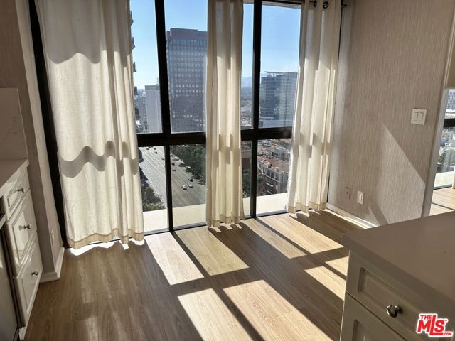 10790 Wilshire Boulevard, Los Angeles CA: https://media.crmls.org/mediaz/36e58195-f8d3-43e9-8c71-31f0c1539de2.jpg