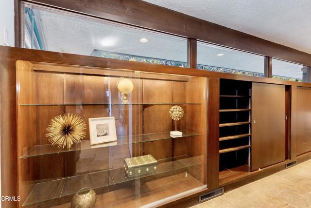 Detail Gallery Image 27 of 67 For 1345 Carnarvon Dr, Pasadena,  CA 91103 - 2 Beds | 2 Baths