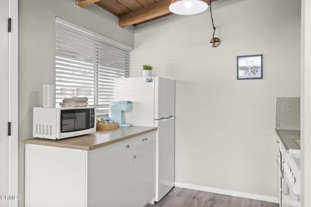 1132 1142 Pittsfield Lane, Ventura CA: https://media.crmls.org/mediaz/36e5ba3f-a2ac-4e00-9d77-0995c015cc06.jpg