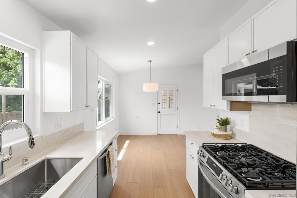 8851 Geraldine Ave - photo 10