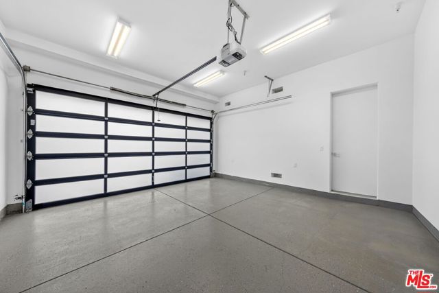 1609 N Stanley Avenue, Los Angeles CA: https://media.crmls.org/mediaz/36e6a31b-707b-46a7-90a2-a2b0159dd9c2.jpg