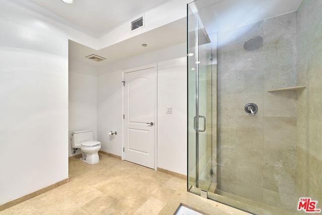2230 S Bentley Avenue, Los Angeles CA: https://media.crmls.org/mediaz/36e7127e-aa32-47ae-a5ea-3ccb68132723.jpg