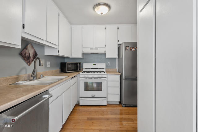 Detail Gallery Image 9 of 22 For 1251 San Simeon Ct #4,  Ventura,  CA 93003 - 2 Beds | 1/1 Baths