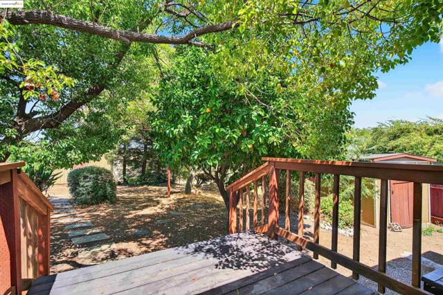 41 Corte Dorado Ct., Benicia CA: https://media.crmls.org/mediaz/36e7750b-f17f-4899-a328-4e104c1a46c9.jpg