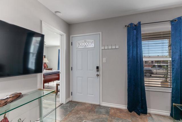 Detail Gallery Image 4 of 25 For 1528 San Jose St, Oceanside,  CA 92058 - 2 Beds | 2 Baths