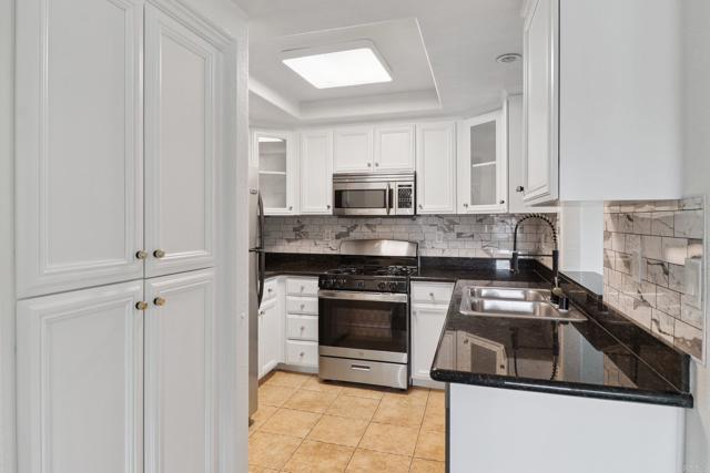 Detail Gallery Image 5 of 49 For 5010 Los Morros Way #26,  Oceanside,  CA 92057 - 2 Beds | 2 Baths