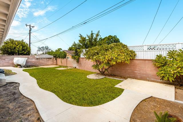 12109 Bluefield Avenue, La Mirada CA: https://media.crmls.org/mediaz/36e8eaa1-dc7a-405f-b757-b4773c274619.jpg