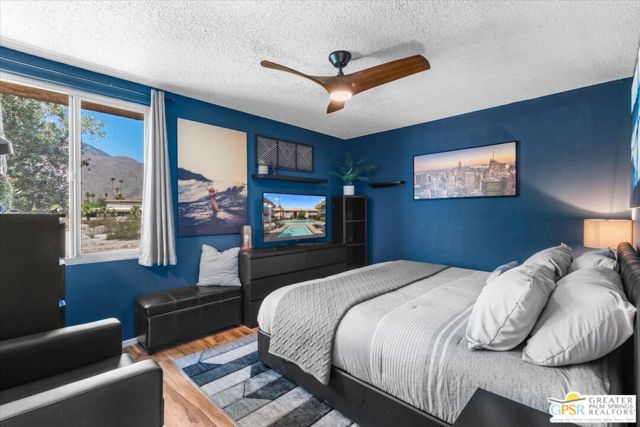 400 N Sunrise Way, Palm Springs CA: https://media.crmls.org/mediaz/36e96644-16ed-4533-a218-eb8f4cf421d5.jpg