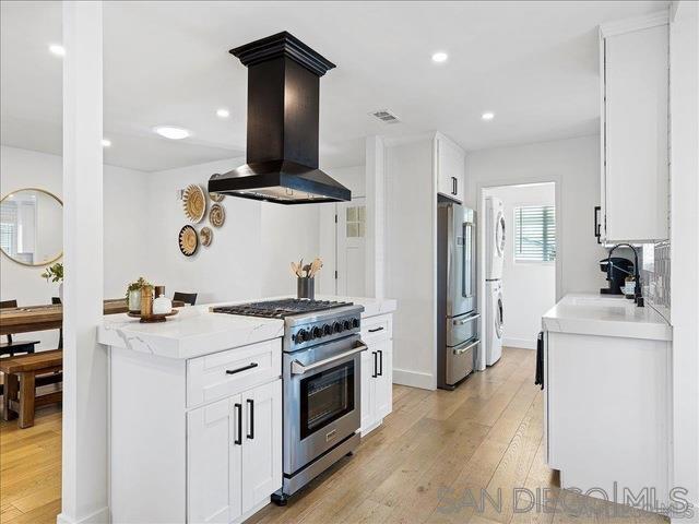 5586 Hamill Ave, San Diego CA: https://media.crmls.org/mediaz/36e9ad67-0fb6-4dfa-9653-b2a38c2a073a.jpg