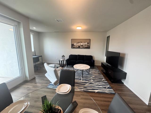Detail Gallery Image 10 of 20 For 1818 N Cherokee Ave #504,  Hollywood,  CA 90028 - 1 Beds | 1 Baths