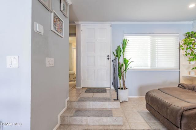 15175 Marquette Street, Moorpark CA: https://media.crmls.org/mediaz/36e9f32c-1b76-406a-8359-b2869e8acdc8.jpg