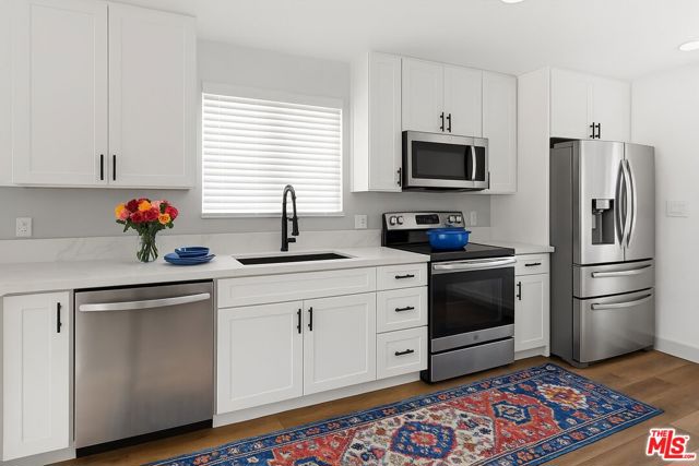 6727 7th Avenue, Los Angeles CA: https://media.crmls.org/mediaz/36ea34ed-fb89-49cb-b941-86cb19a821f8.jpg