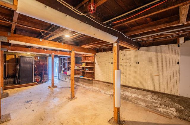 1113 Presidio Boulevard, Pacific Grove CA: https://media.crmls.org/mediaz/36ea3519-1921-41fa-a517-9da6a5ee27cc.jpg