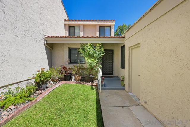 17706 Villamoura Dr, Poway CA: https://media.crmls.org/mediaz/36ea6792-f9dd-40e8-97f4-ce0a56dff747.jpg