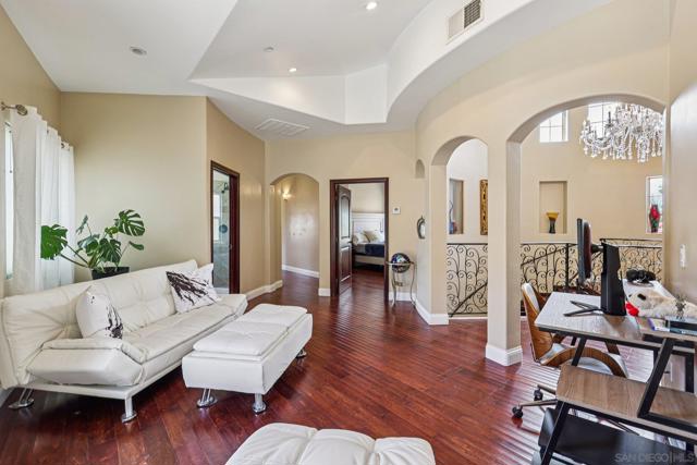 15035 Orchard View Dr, Poway CA: https://media.crmls.org/mediaz/36ea818c-f3d5-4593-aa17-358ab7fcb983.jpg