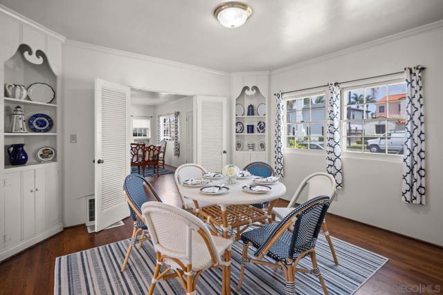 1506 5Th St, Coronado CA: https://media.crmls.org/mediaz/36eaa77b-e14a-4c48-9c0b-0a420c5bf317.jpg