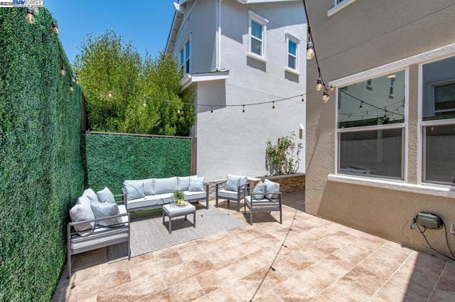 4069 Chalk Hill Way, Dublin CA: https://media.crmls.org/mediaz/36eaee9e-7cd7-46d9-b0a4-0793f8d5b580.jpg