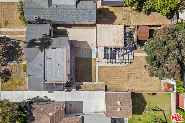 4410 Stewart Avenue, Los Angeles CA: https://media.crmls.org/mediaz/36ebcef5-2af4-40e3-b27a-23248e206f40.jpg