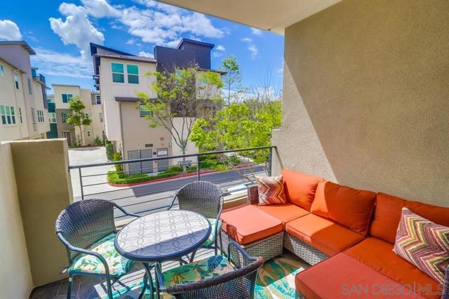 1875 Observation Way, Chula Vista CA: https://media.crmls.org/mediaz/36ec481e-8434-4c05-850a-28cfc53284aa.jpg