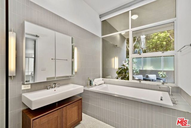 4080 Glencoe Avenue, 117 photo 23
