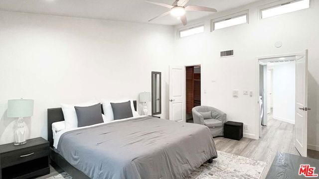 1443 25th Street, Santa Monica CA: https://media.crmls.org/mediaz/36ee84e5-6c54-4857-930b-80035f88fd79.jpg