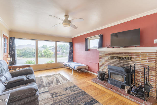 Detail Gallery Image 2 of 21 For 102 N Whipple St, Fort Bragg,  CA 95437 - 2 Beds | 1 Baths