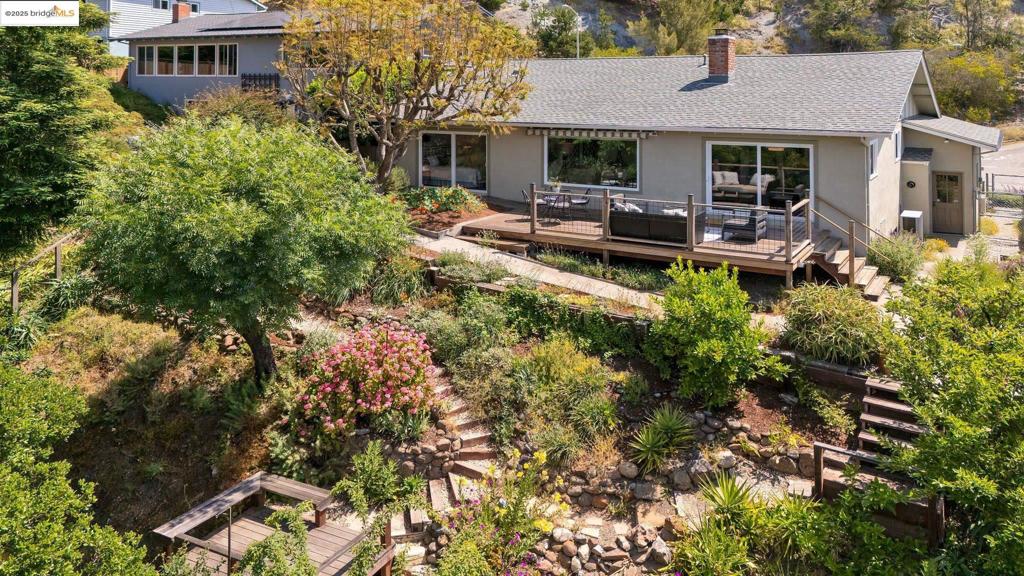 241 Crestmont Dr