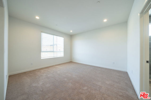 5941 Barton Avenue, Los Angeles CA: https://media.crmls.org/mediaz/36ef65ac-5b6a-4f12-807b-e8fc5960133f.jpg