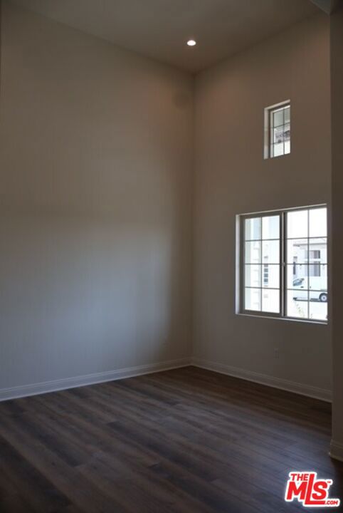 3719 Pathway Court, Bakersfield CA: https://media.crmls.org/mediaz/36ef8633-0a4f-4362-b2f3-3279b4c75fad.jpg