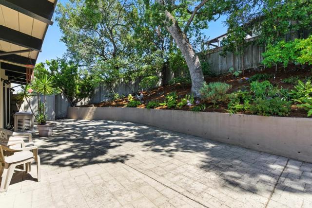 2935 Sherwood Drive, San Carlos CA: https://media.crmls.org/mediaz/36f05f71-5eb4-43b0-807b-9c4c2280eb9e.jpg