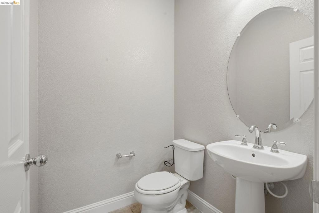 https://media.crmls.org/mediaz/36f11648-19ec-439f-a1bd-886531e6bedb.jpg?preset=X-Large