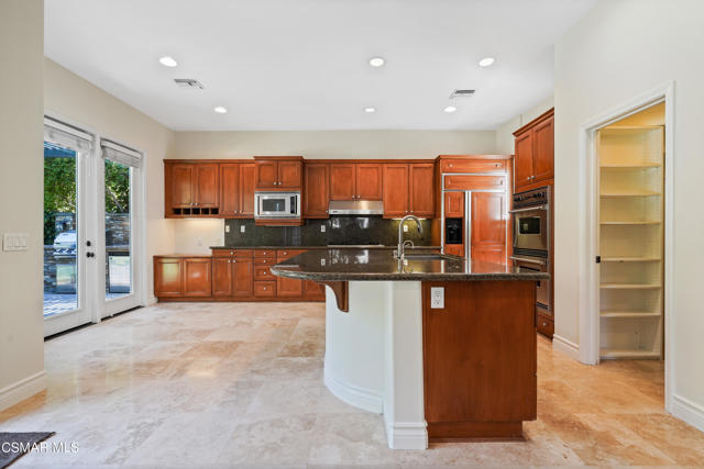 6077 Mandeville Place, Oak Park CA: https://media.crmls.org/mediaz/36f18c49-421d-4615-af89-54acdfd2d331.jpg