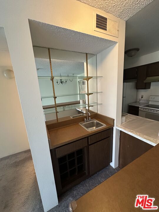 8316 Raintree Circle, Culver City CA: https://media.crmls.org/mediaz/36f2468a-49bc-4a4d-80dc-3b88bd4b2944.jpg