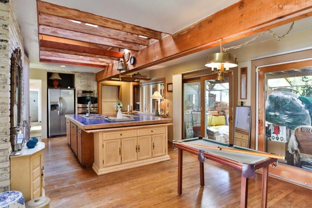 4980 Paradise Drive, Tiburon CA: https://media.crmls.org/mediaz/36f2d83f-5c41-4381-b885-accbefa9a962.jpg