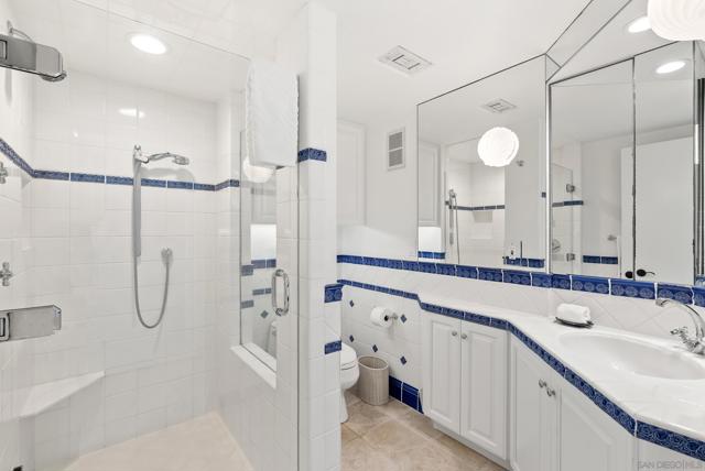 8510 El Paseo Grande, La Jolla CA: https://media.crmls.org/mediaz/36f34a22-d848-4a4f-8fe6-89da3dfafbc8.jpg