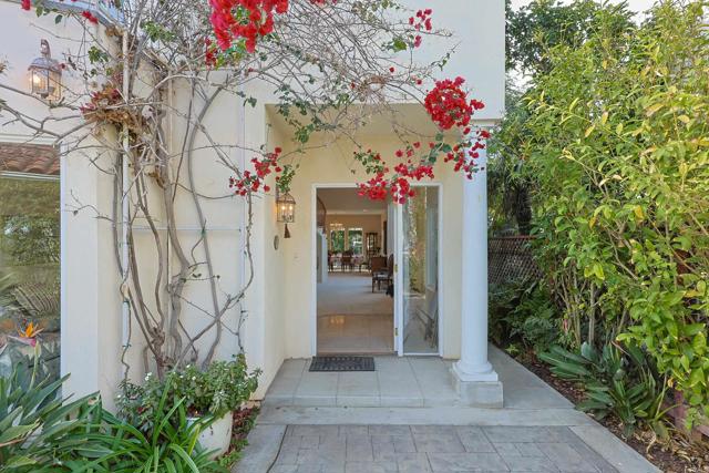 638 Margarita Ave, Coronado CA: https://media.crmls.org/mediaz/36f3c132-6d93-485f-a4ff-d8b06032b52e.jpg