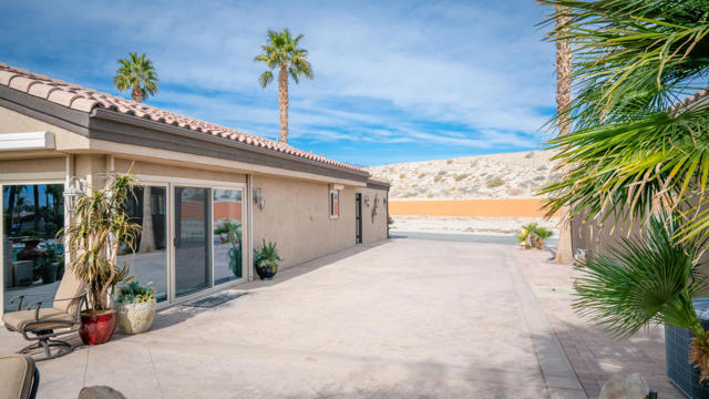 86169 Arrowood Avenue, Coachella CA: https://media.crmls.org/mediaz/36f4cb8a-518b-46c9-94d5-ed18b3129cb5.jpg