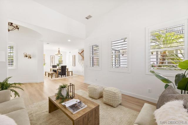 2337 Douglaston Glen, Escondido CA: https://media.crmls.org/mediaz/36f5b7b7-f0a8-412a-822c-83b3ef45aa41.jpg