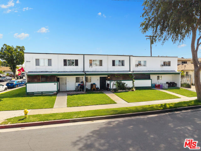 500 S 6th Street, Montebello CA: https://media.crmls.org/mediaz/36f5cda8-fe31-4bf3-909e-5c4638975e39.jpg
