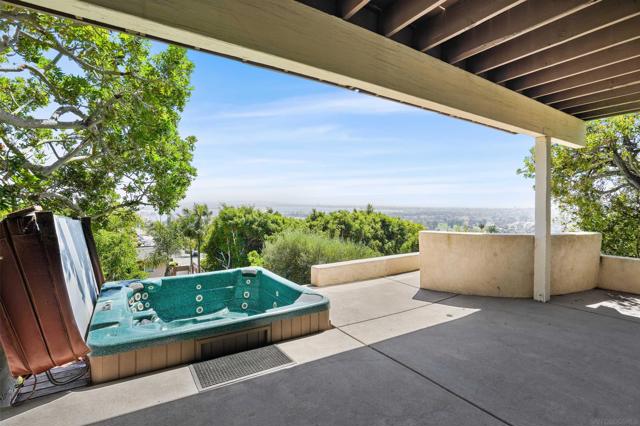 3539 Mount Laurence Dr, San Diego CA: https://media.crmls.org/mediaz/36f5f7cd-8463-4a70-b9e9-2638e4cd69a1.jpg