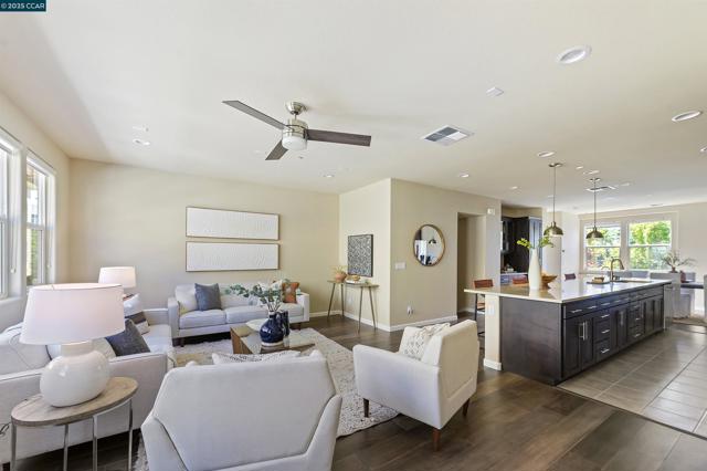 5637 Melodia Cir, Dublin CA: https://media.crmls.org/mediaz/36f623ab-9f91-44ec-b37a-19c1f4694c76.jpg