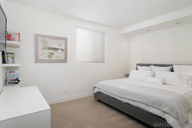 Image 33 of 49 For 3860 Riviera Dr  301